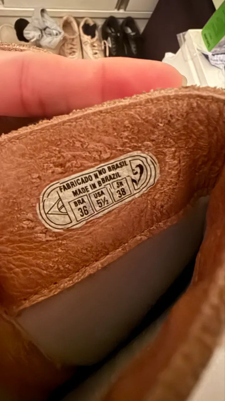 Bota Goofy novinha em couro e solado de madeira  - Foto 4