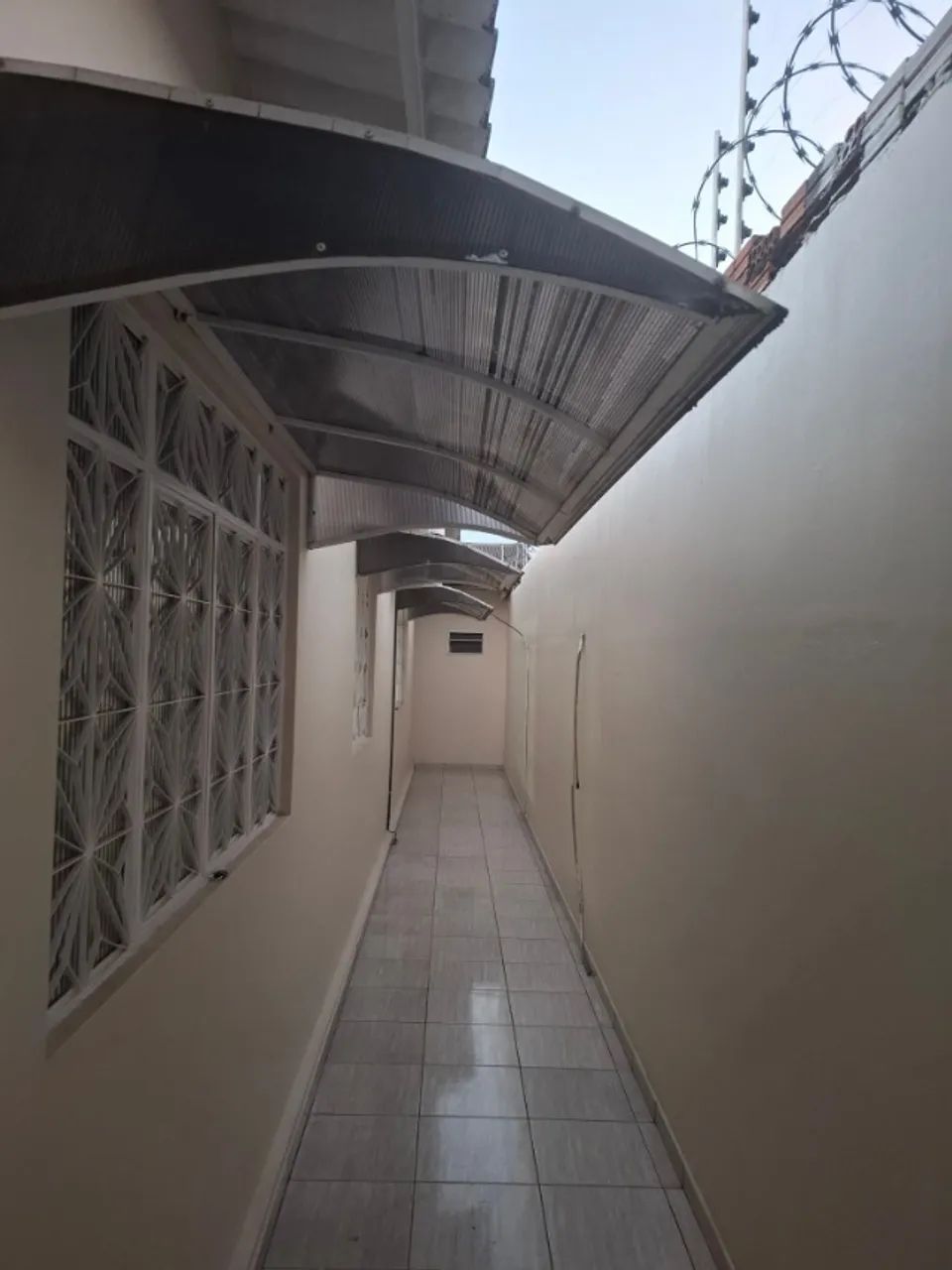 VENDO CASA NO TUCUMÃ 3 QUARTOS 