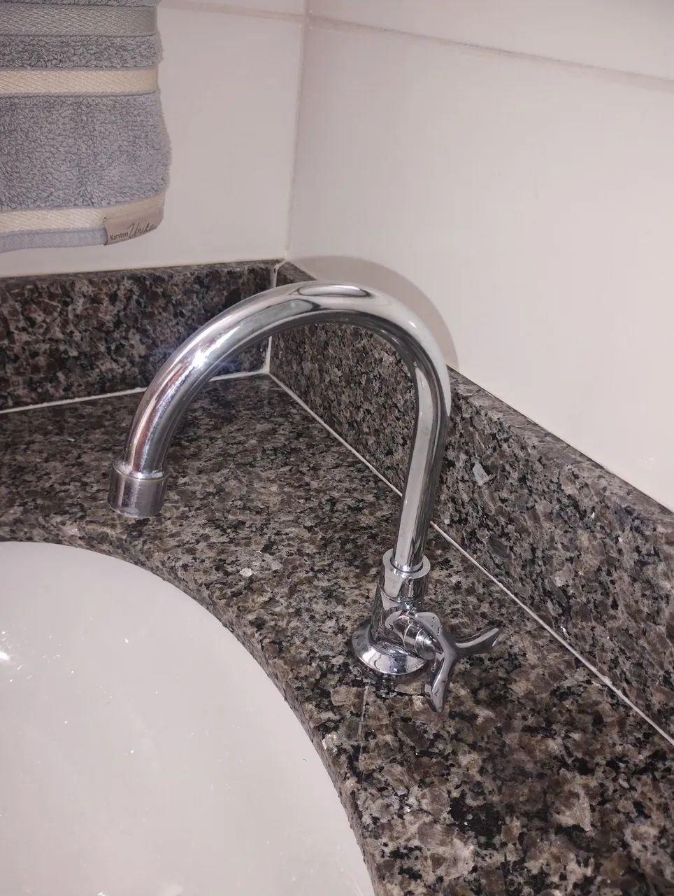 Bancada banheiro mármore + Torneira DOCOL - Foto 3