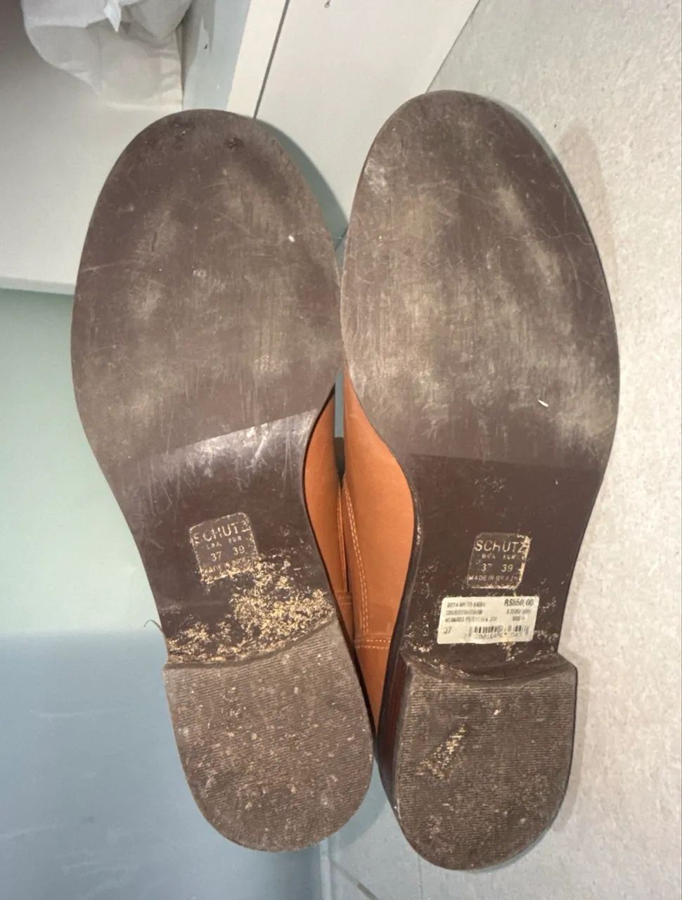 Vendo bota Schutz marrom - Foto 4