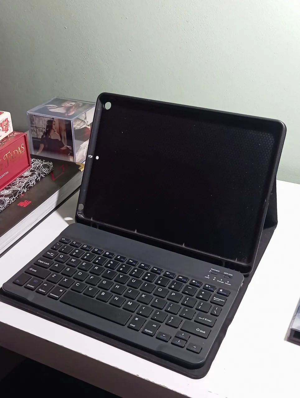 Capa com teclado magnético para iPad 10.2 polegadas