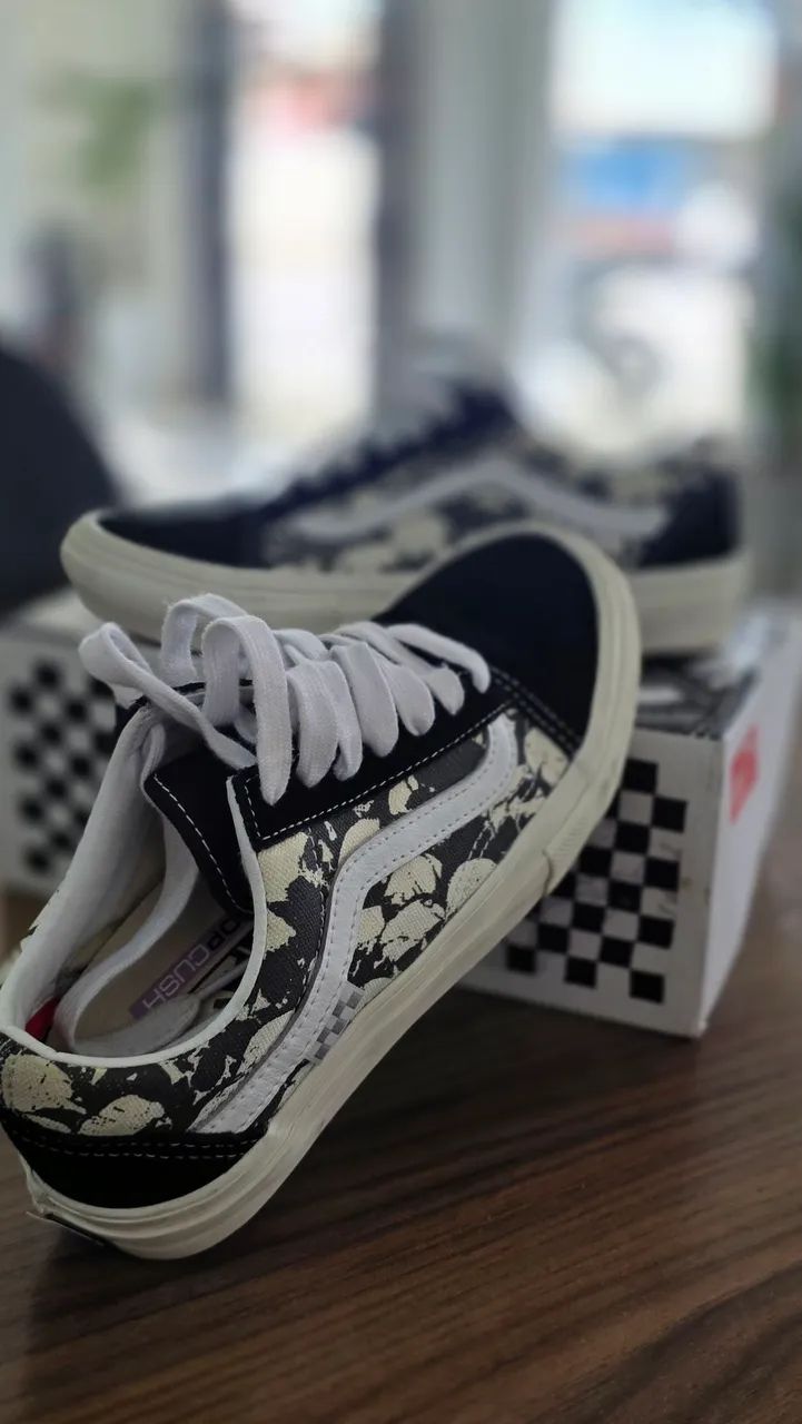 Tênis Vans semi novo com caixa
