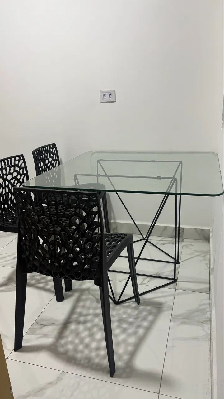 Mesa 6 lugares com 4 cadeiras - Foto 2