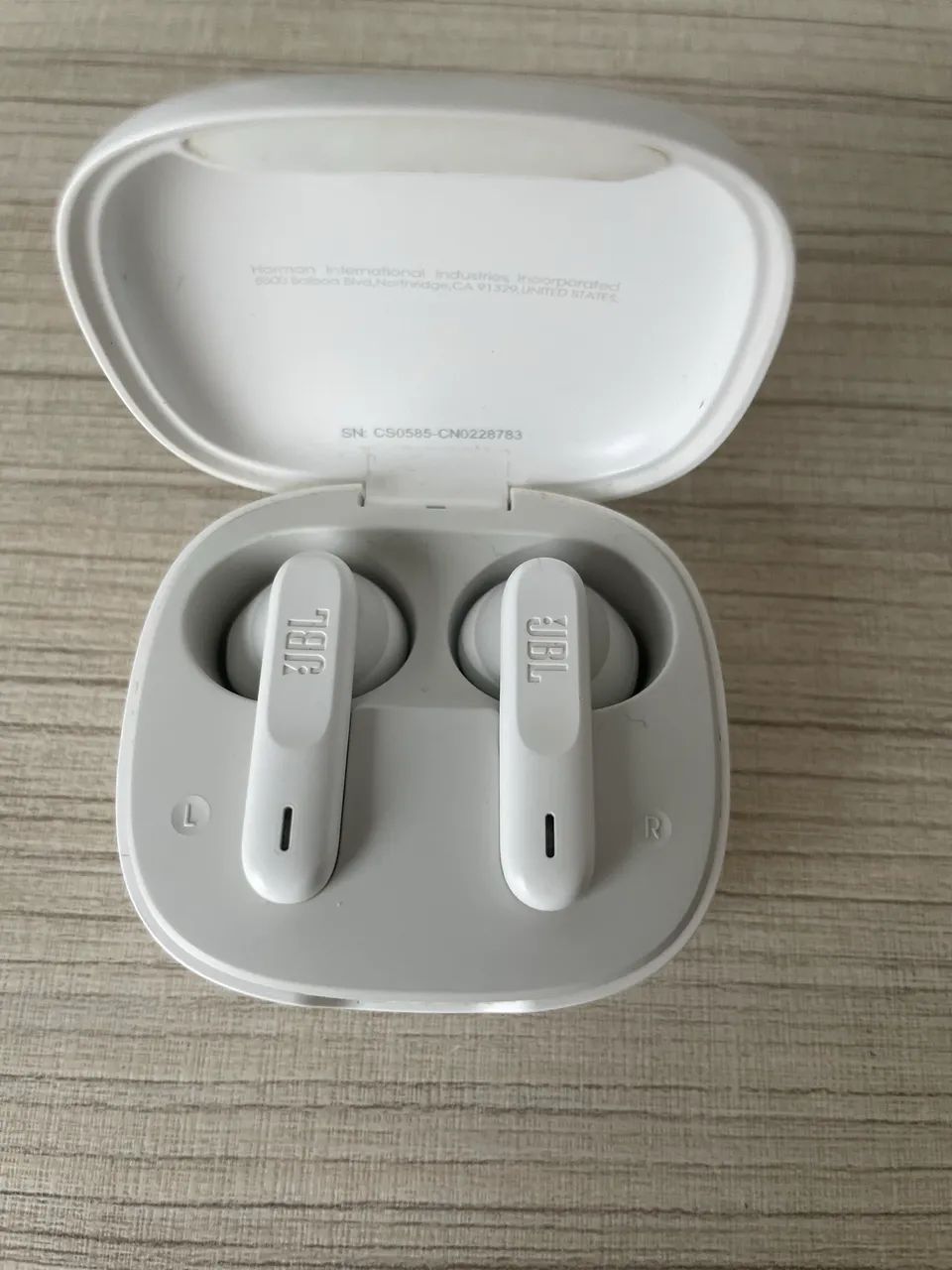 Fone branco JBL bluetooth  - Foto 2