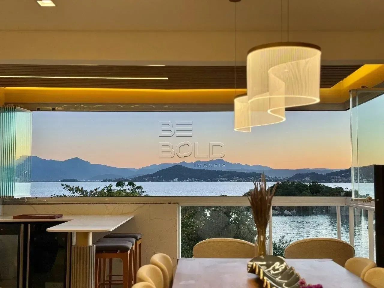 Apartamento frente mar com 5 dormitórios no Abraão - Foto 3