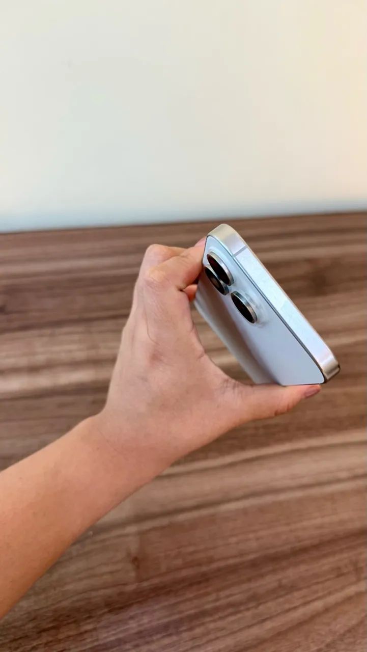 iPhone 15 Pro Max-256GB-Titanium Branco  - Foto 3