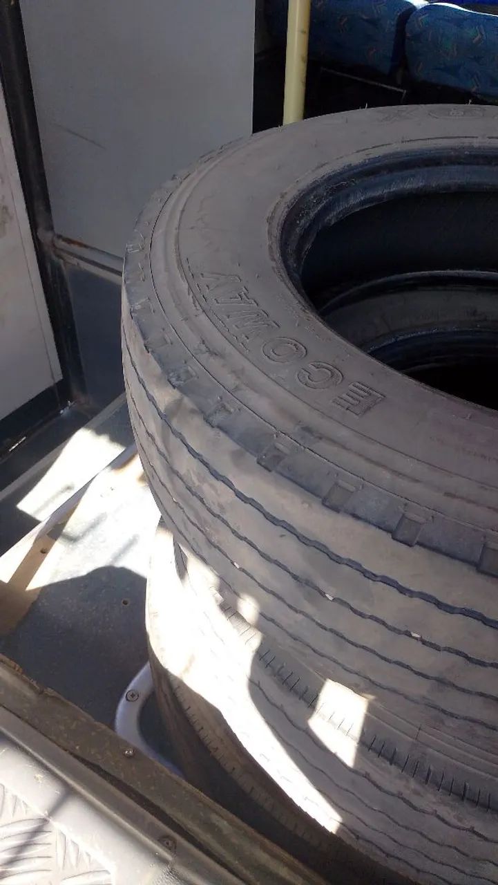 Pneu para micro-ônibus