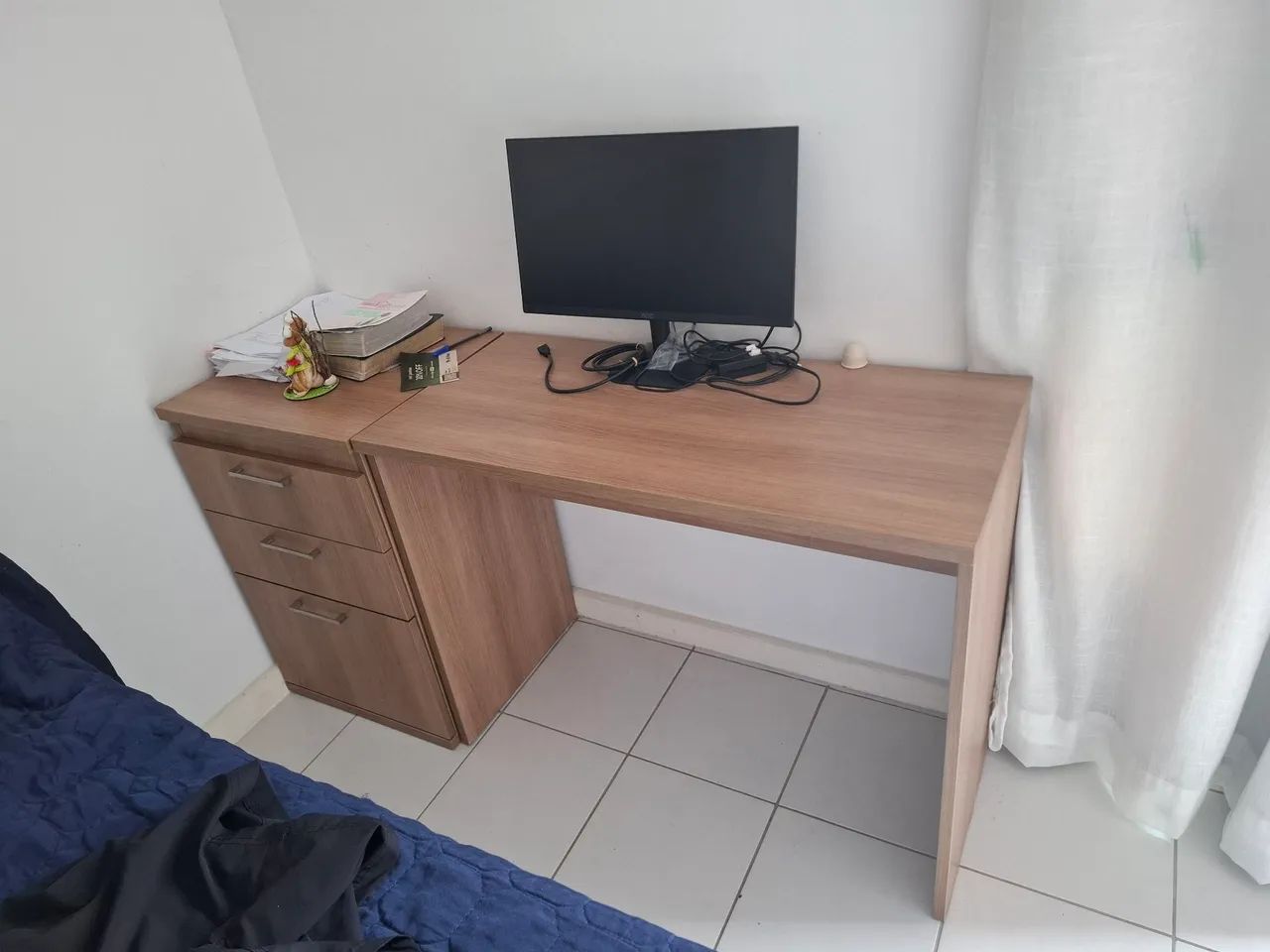 Mesa e gaveteiro Tok&Stok