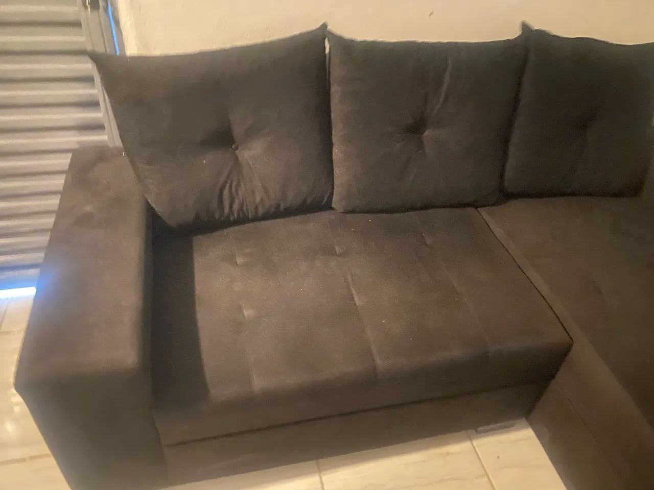 Sofá de canto na cor preta  - Foto 4