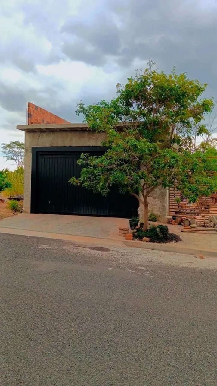 Terreno à venda casa construída