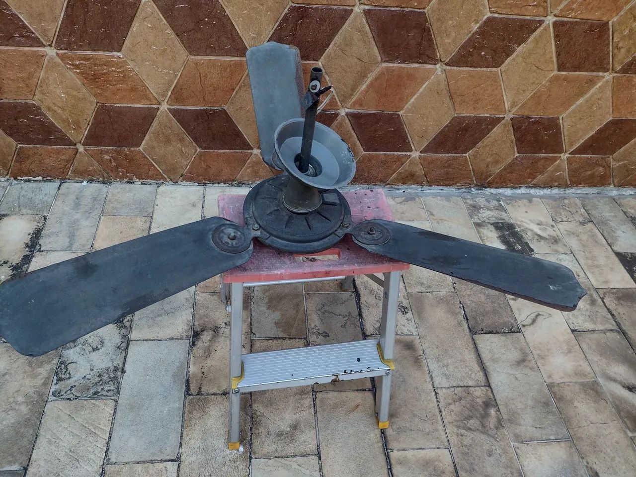 Ventilador de teto em bom estado  - Foto 3