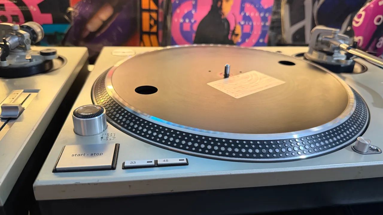 Technics SL-1200MK5② Technics sl 1200 mk5 japonesas o par - Aparelhos de Som