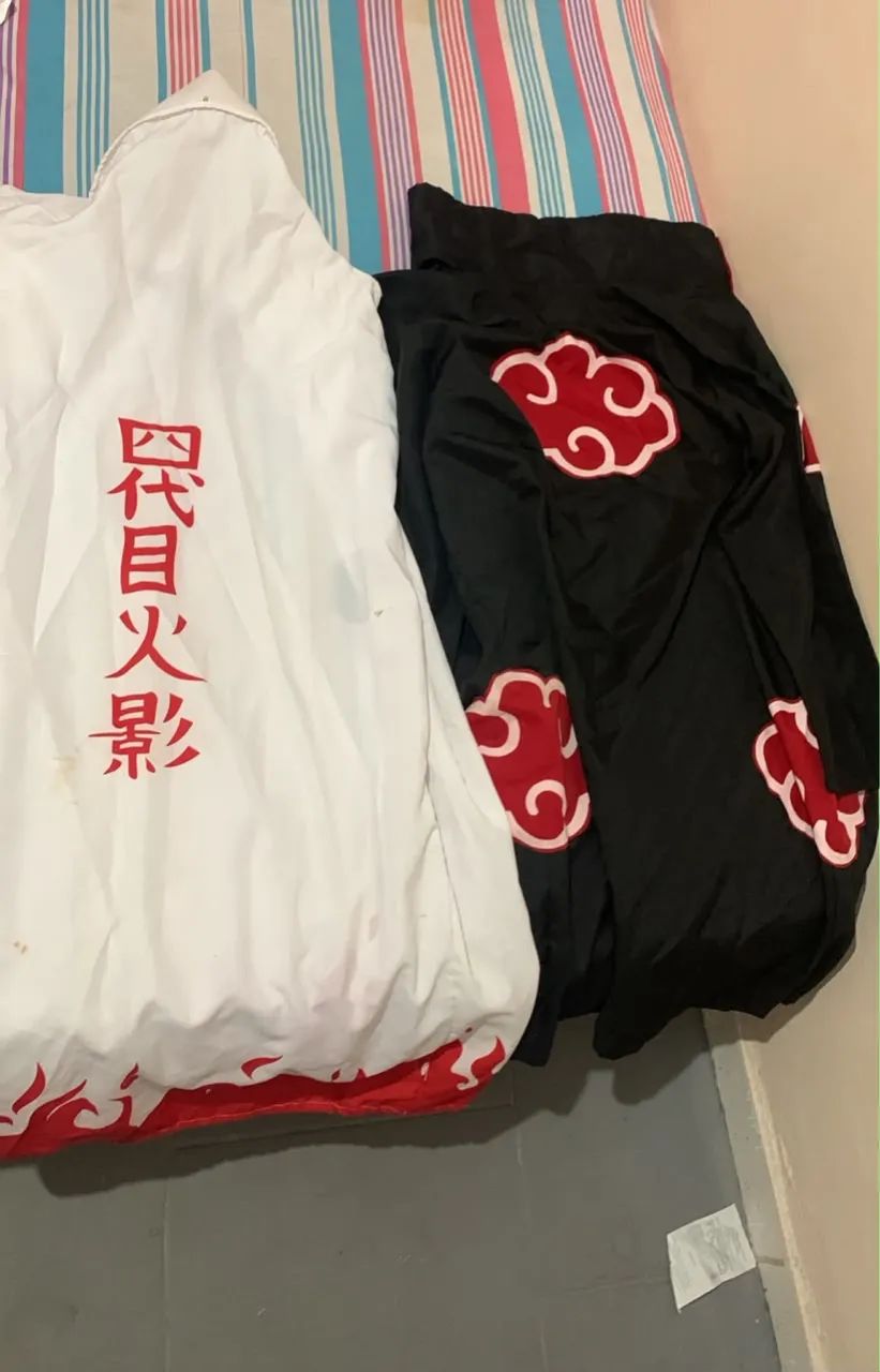 2 peças de roupa temática da série naruto!