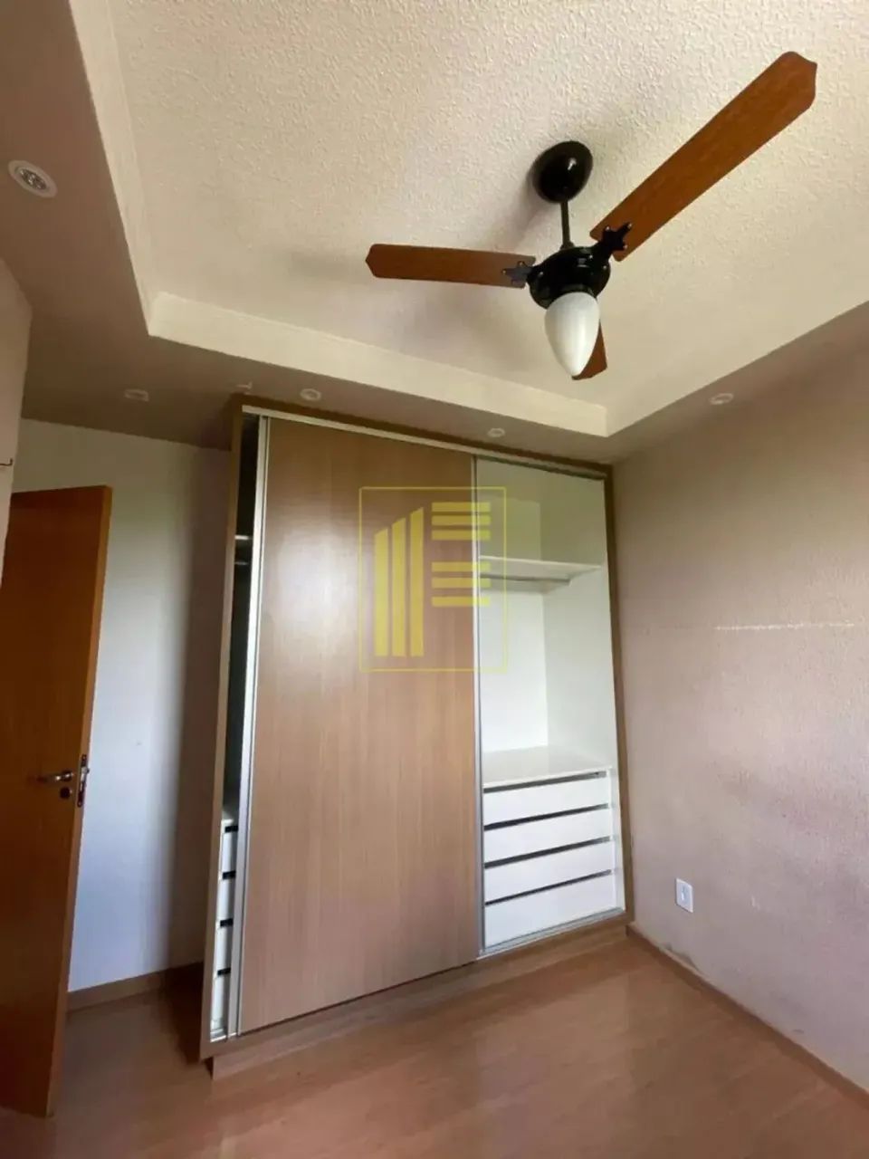 Apartamento com 2 quartos e garagem, com armários planejados - Foto 7