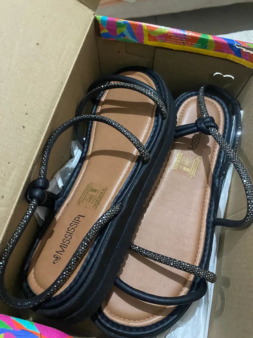 Vende-se sandália nova