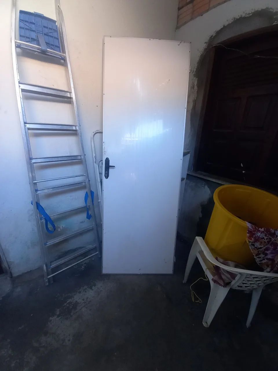 Porta branca com fechadura med 2,10 X 070 m - Foto 2