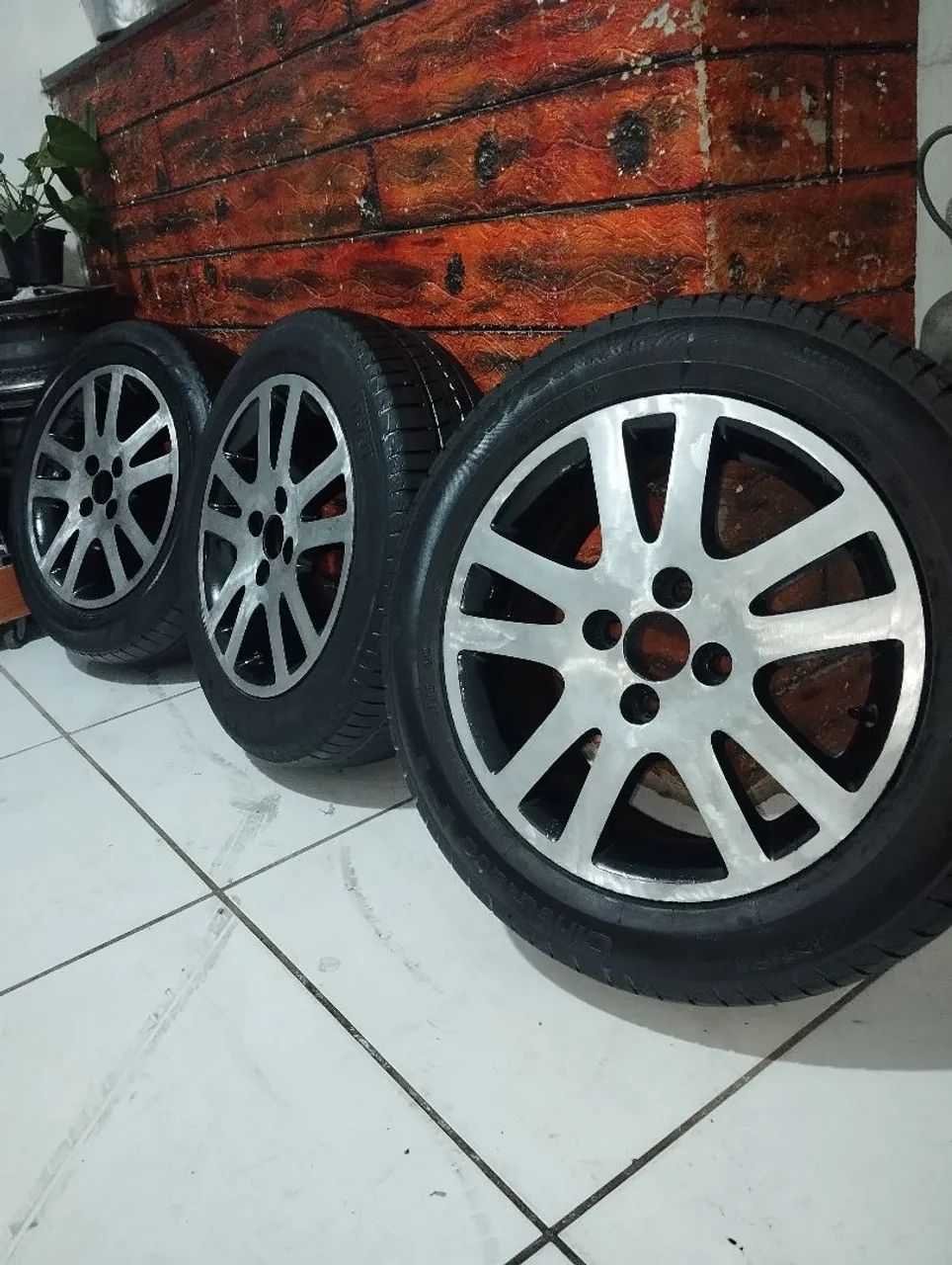 Vende-se rodas 15 liga leve coração 4 x 100 dá no gol Palio Fiat Chevrolet na Caucaia Ret - Foto 3