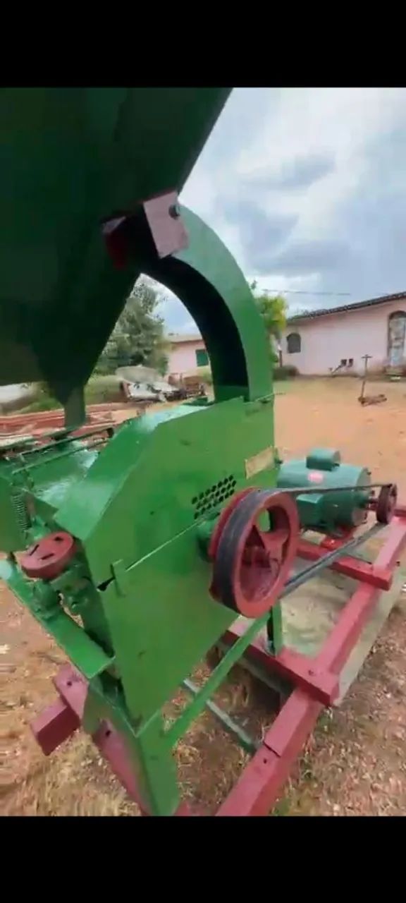 Ensiladeira com motor  troco  - Foto 3