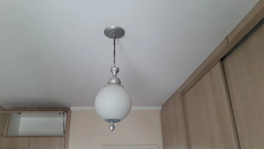Lustre pendente branco formato redondo - Foto 2