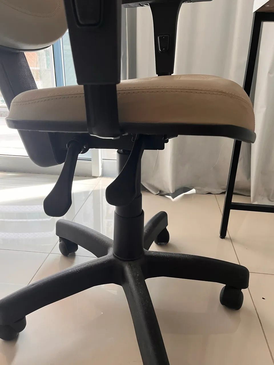 Mesa de estudos e cadeira - Foto 2