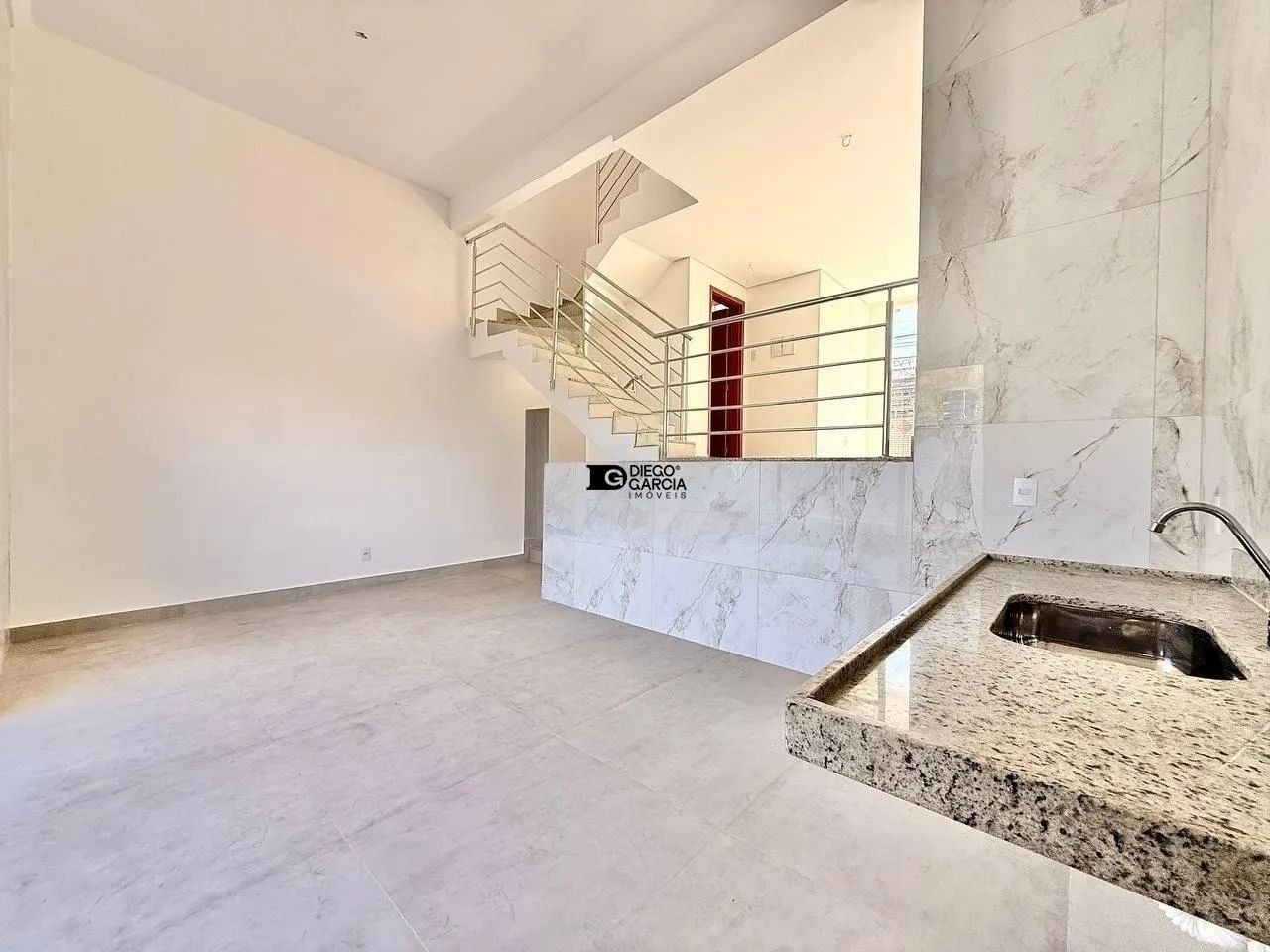 Casa Moderna com Excelente Distribuição e Quintal! - Foto 3