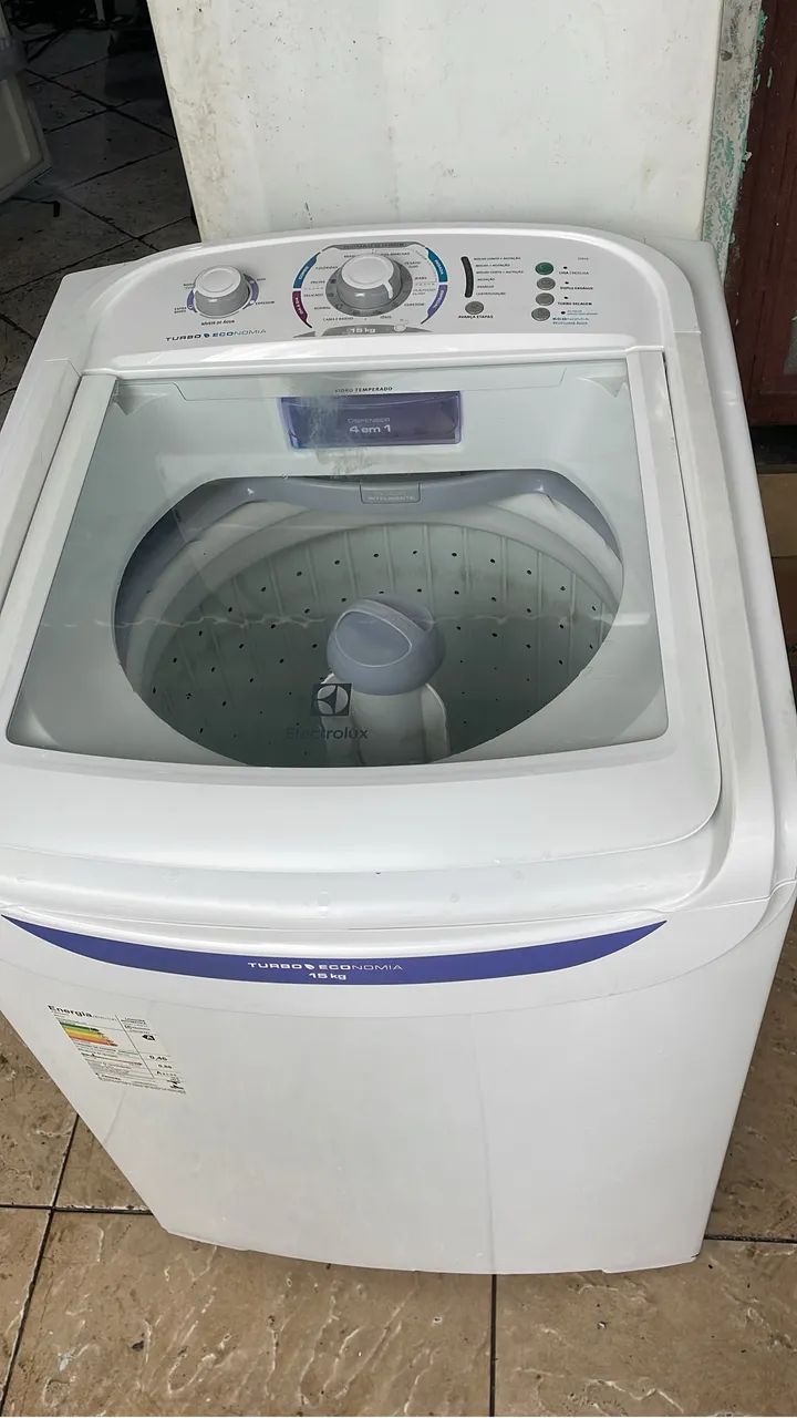 Vendo máquina semi nova 
