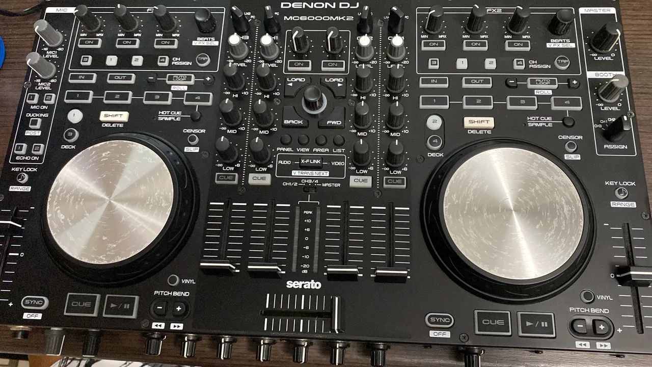 Controladora Denon com defeito. 