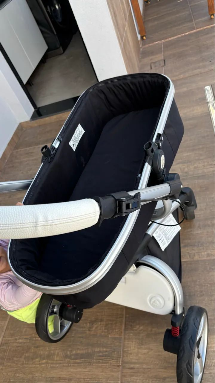 Carrinho Passeio Moisés Candy Titanium Litet - Cor branca