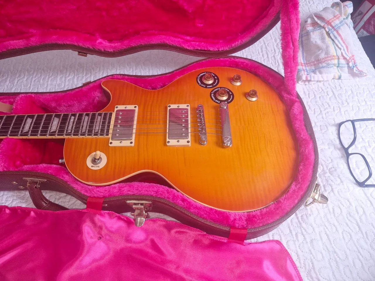 もんた様Epiphone Les Paul Classic GATOR Vendo Epiphone Les Paul Standard + Case Rígido Gator Original