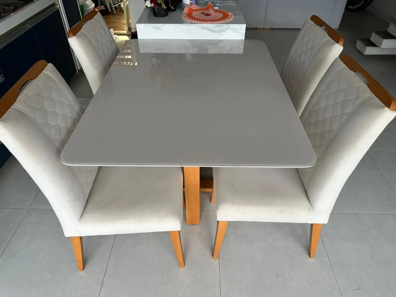 Mesa com 4 cadeiras - Foto 2