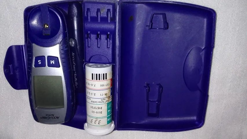 Medidor Glicose Accu-Check Active Antigo, Novo. - Foto 3