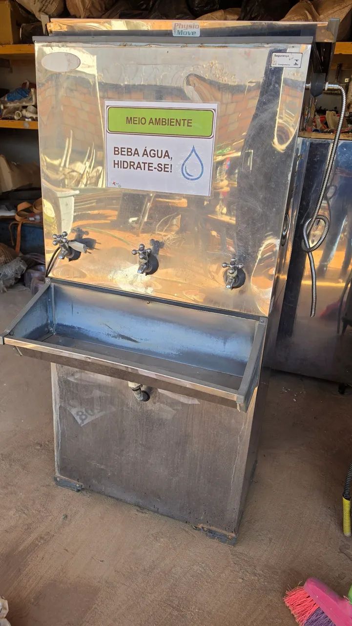 Bebedouro industrial 