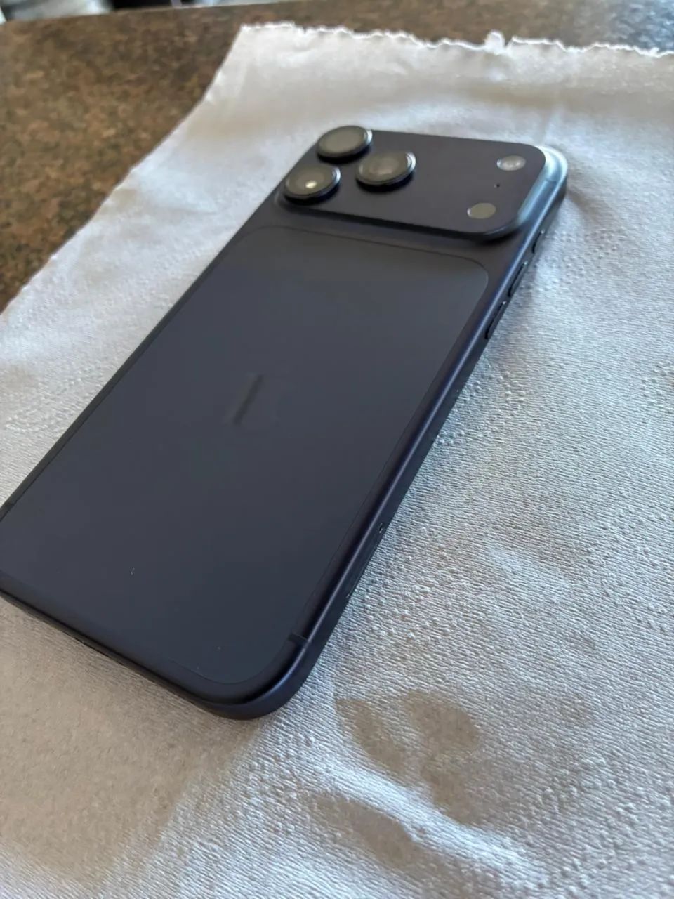 IPhone 17 Pro Max + capa - Foto 4