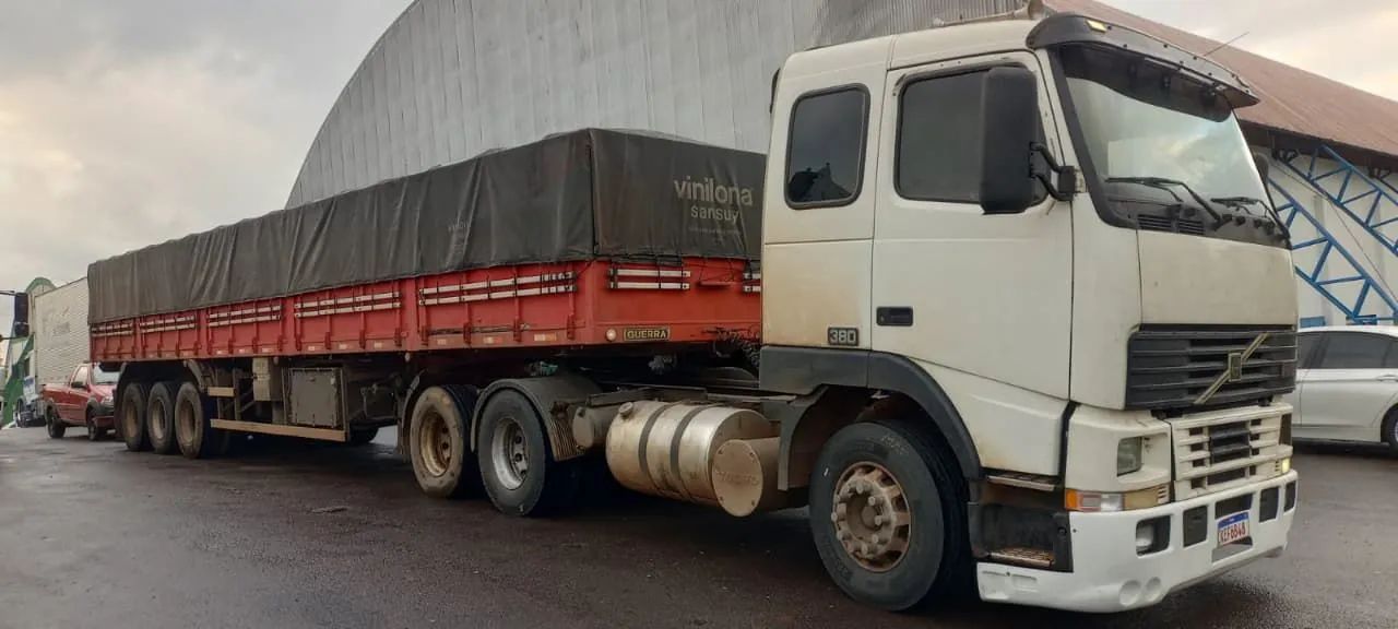FH 2001 + Carreta 2013