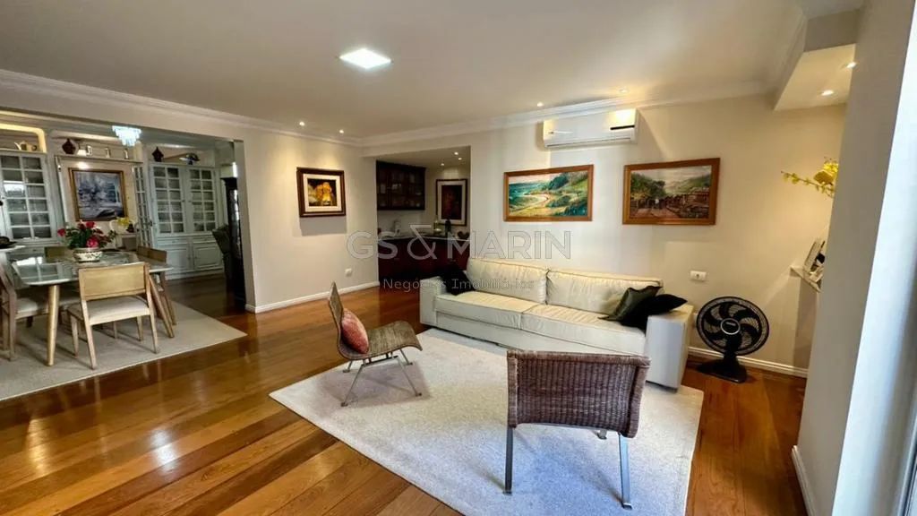Apartamento à venda no Ed. Caramuru, Centro