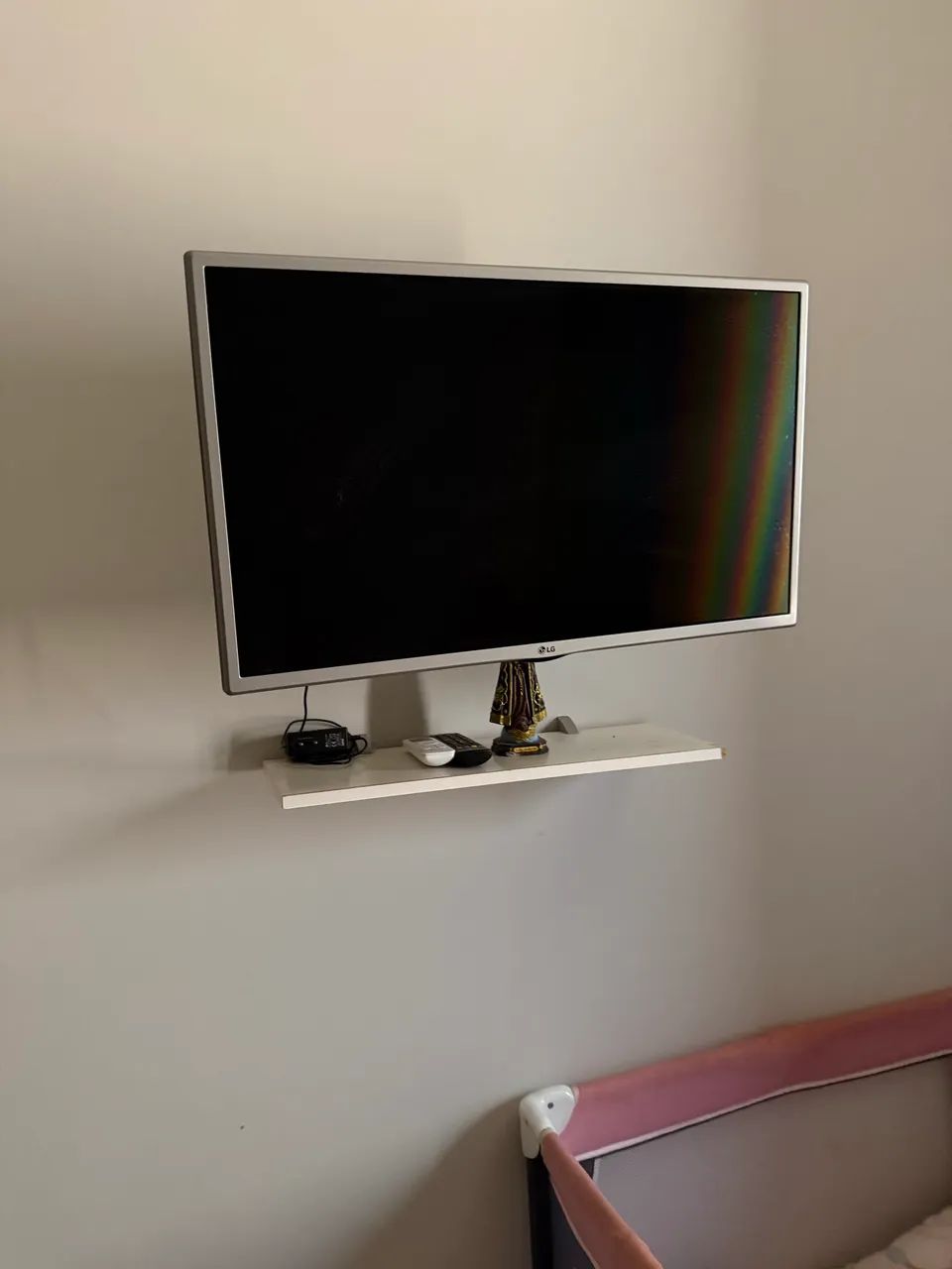 TV LG 32 polegadas - com suporte e antena