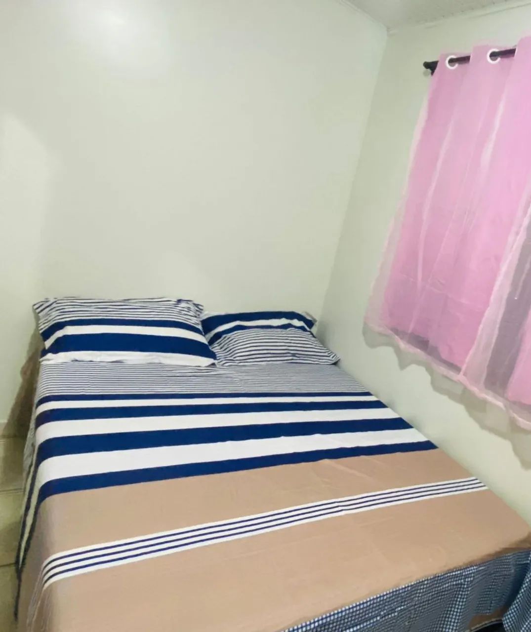 Cama seminova usada