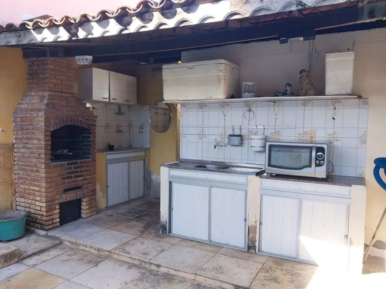 CASA DE ESQUINA COM PISCINA EM MESSEJANA! - Foto 3