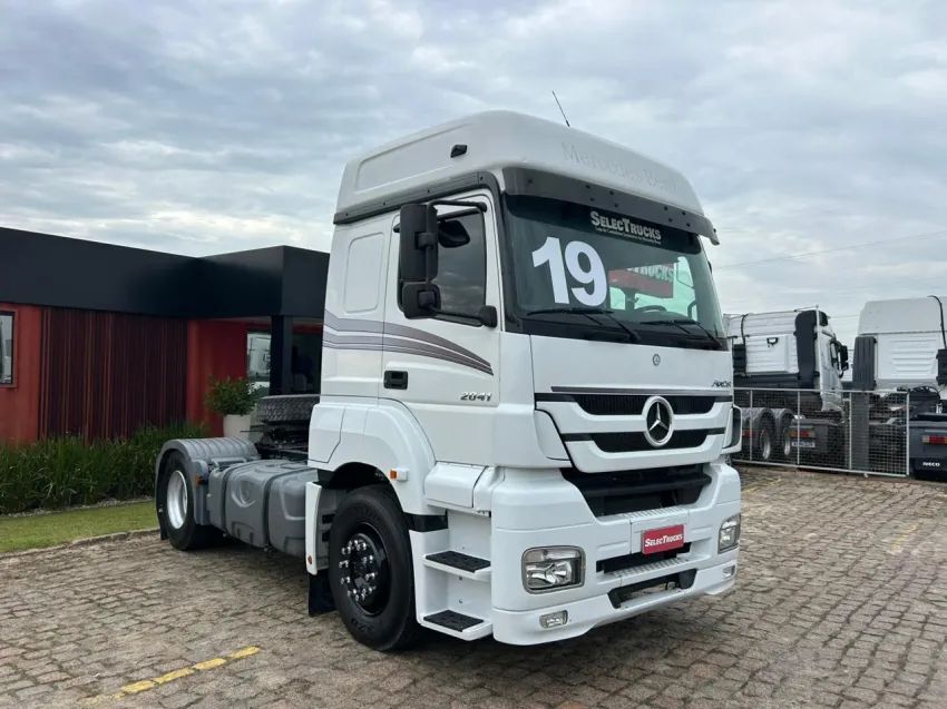 Mercedes Benz Axor 2041 LS 4X2 2019 - Foto 2