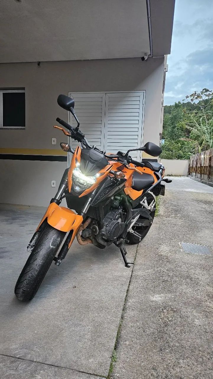 Linda CB500F