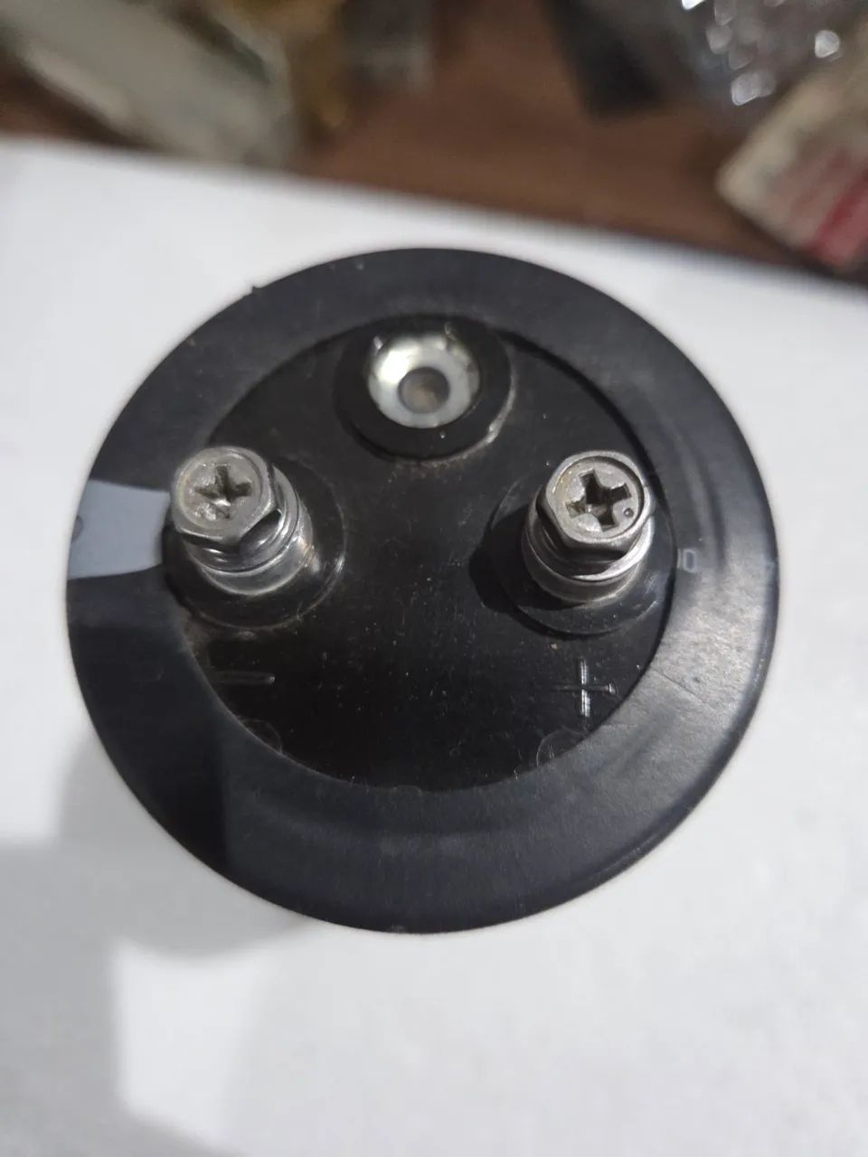 Capacitor Eletrolítico NICHICON 3.300uF 400v - Foto 3