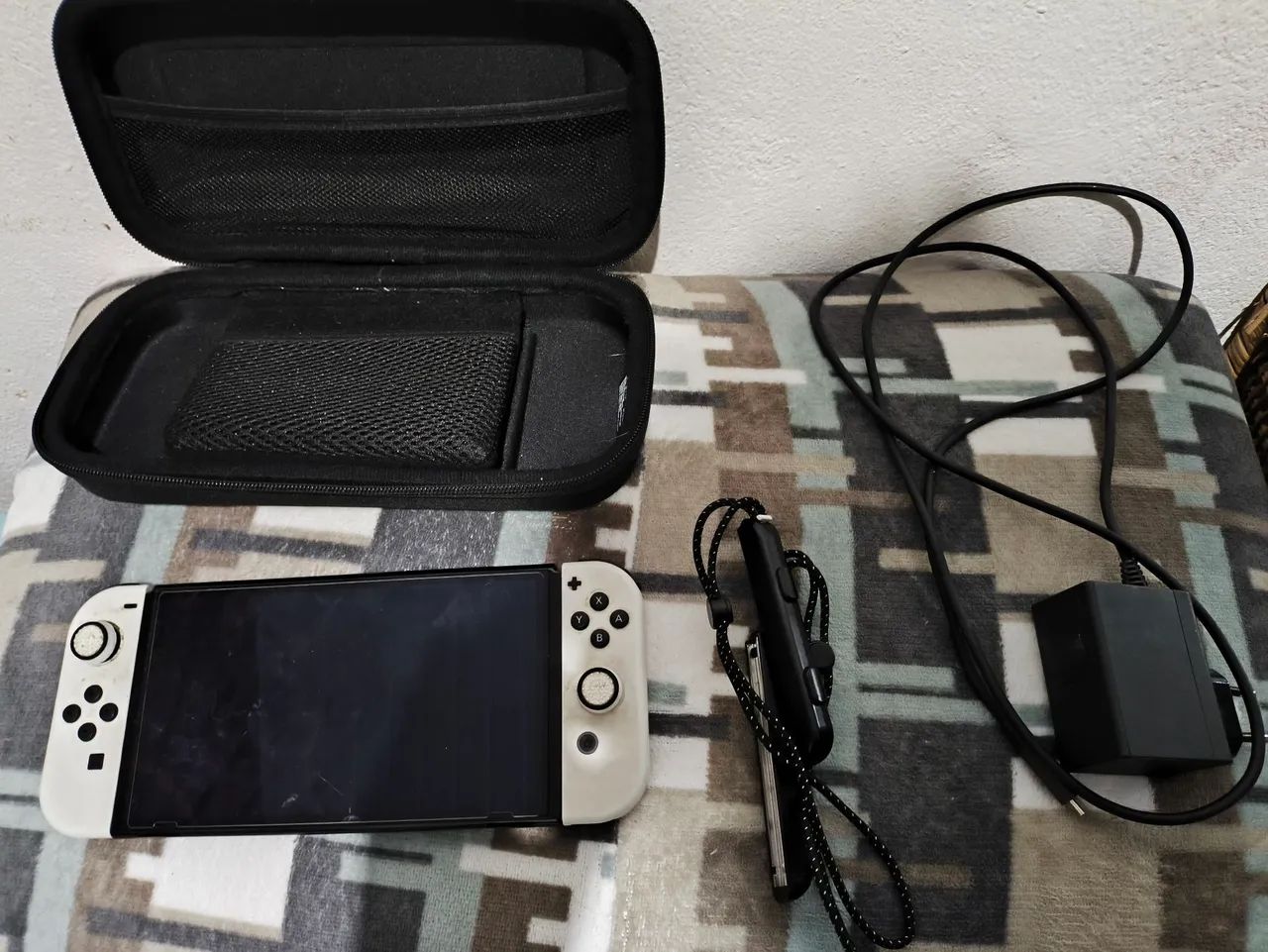 Vendo Nintendo switch oled desbloqueado usado 