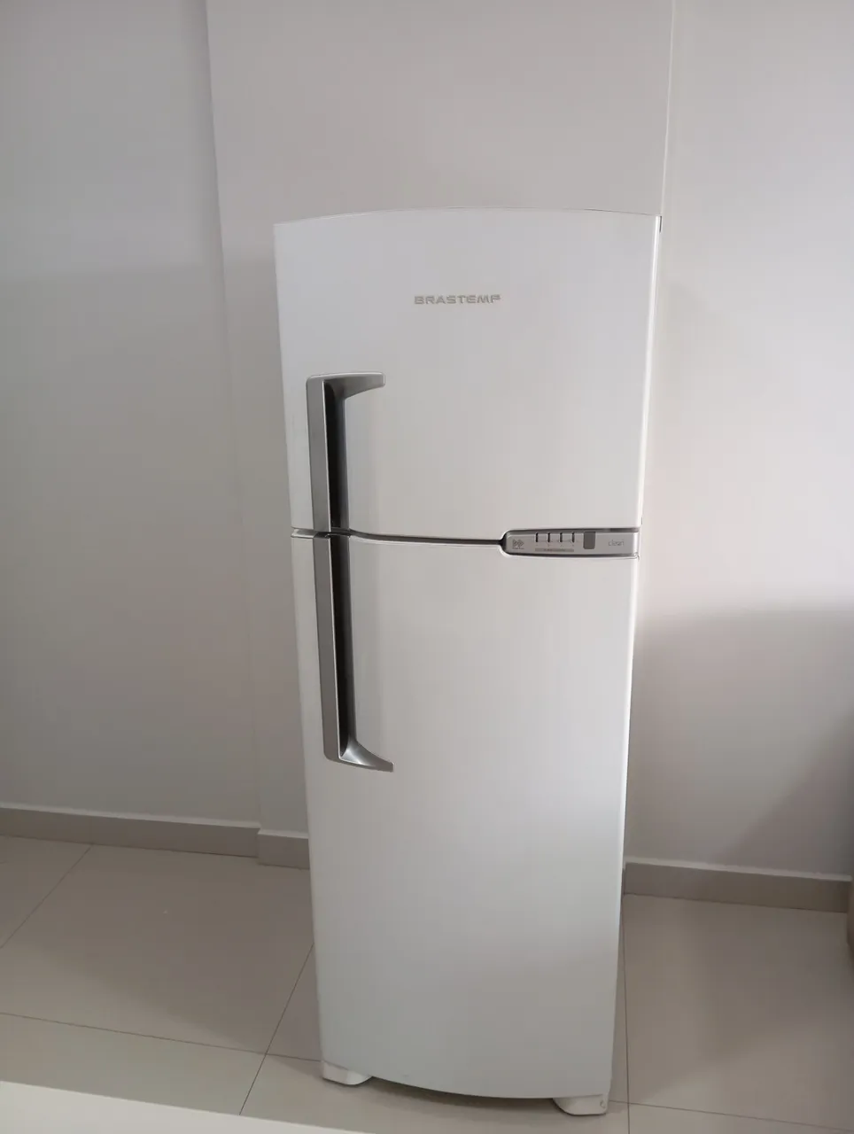 Vendo geladeira no novinha - Geladeiras e Freezers - São Jorge