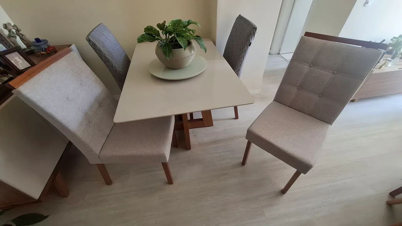Conjunto de mesa com 4 cadeiras - Foto 3