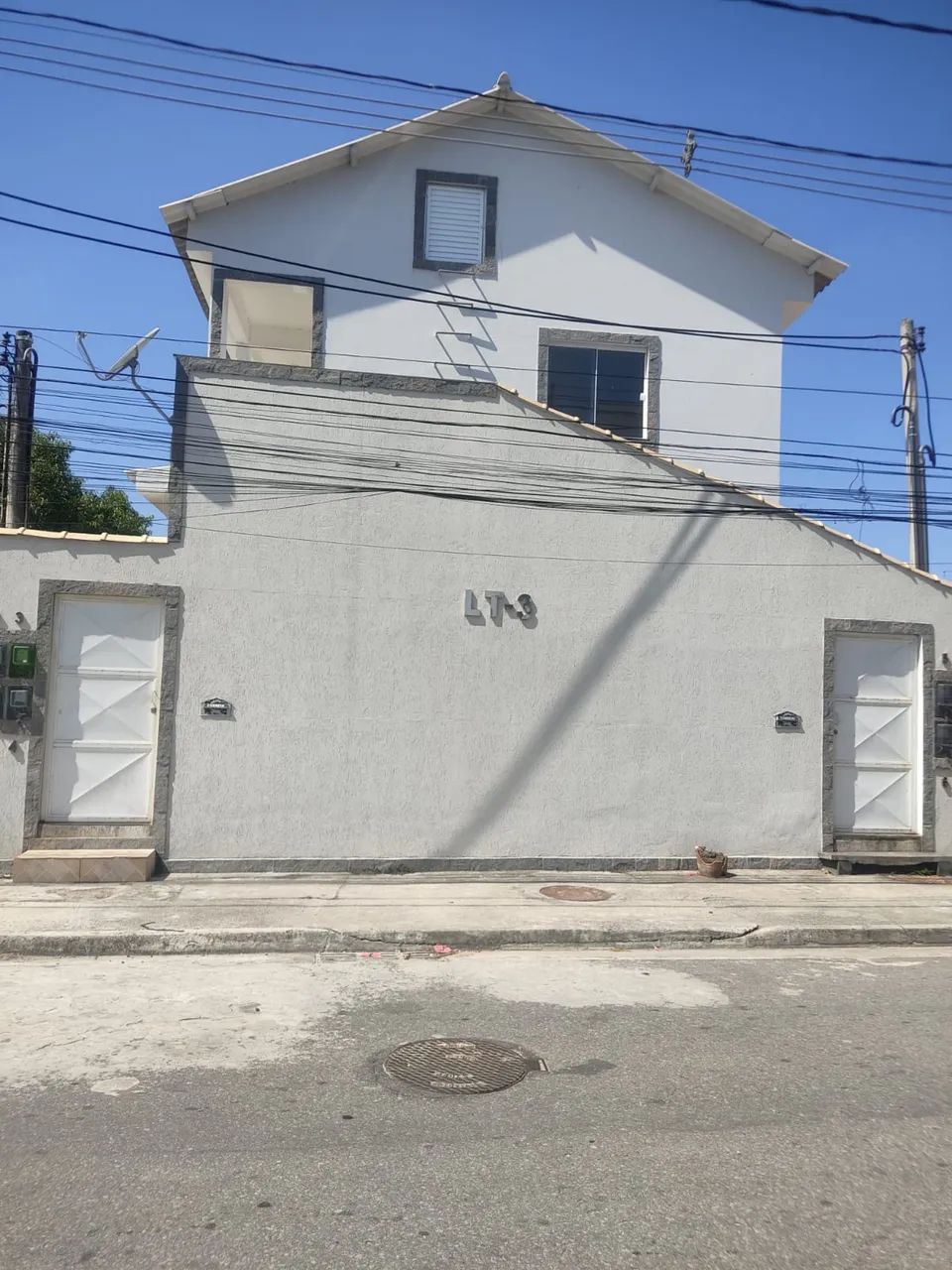 Casa com acabamento de primeira com 2 quartos nova 