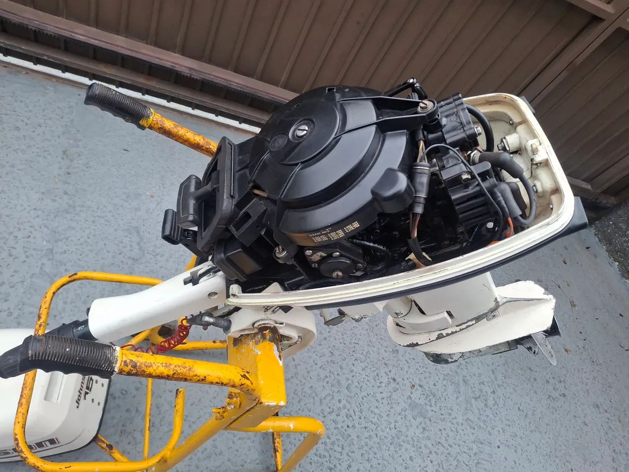 Motor Jhonson 15HP pra retirada de peças - Foto 3