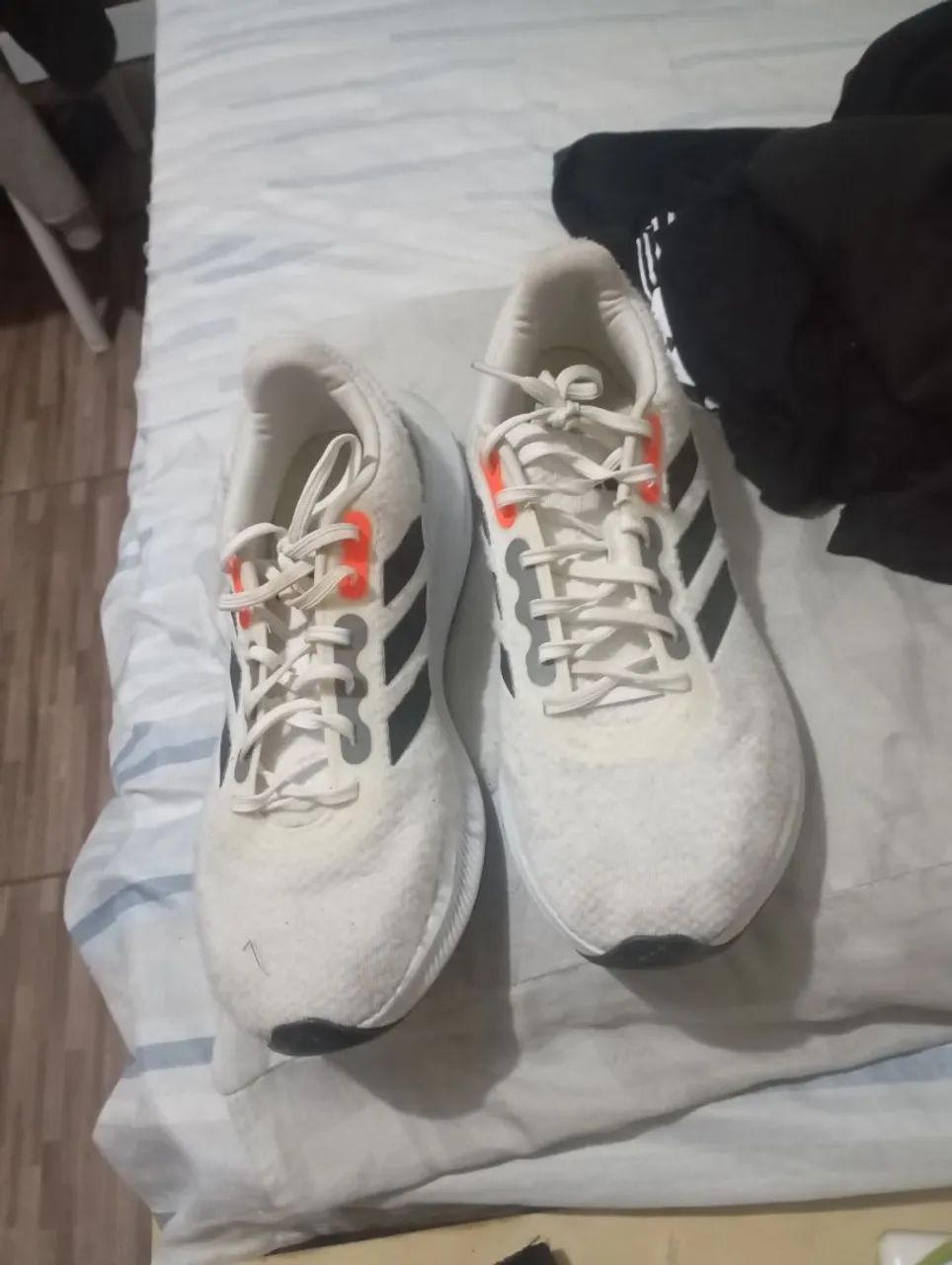 Tênis Nike TN e Adidas run 