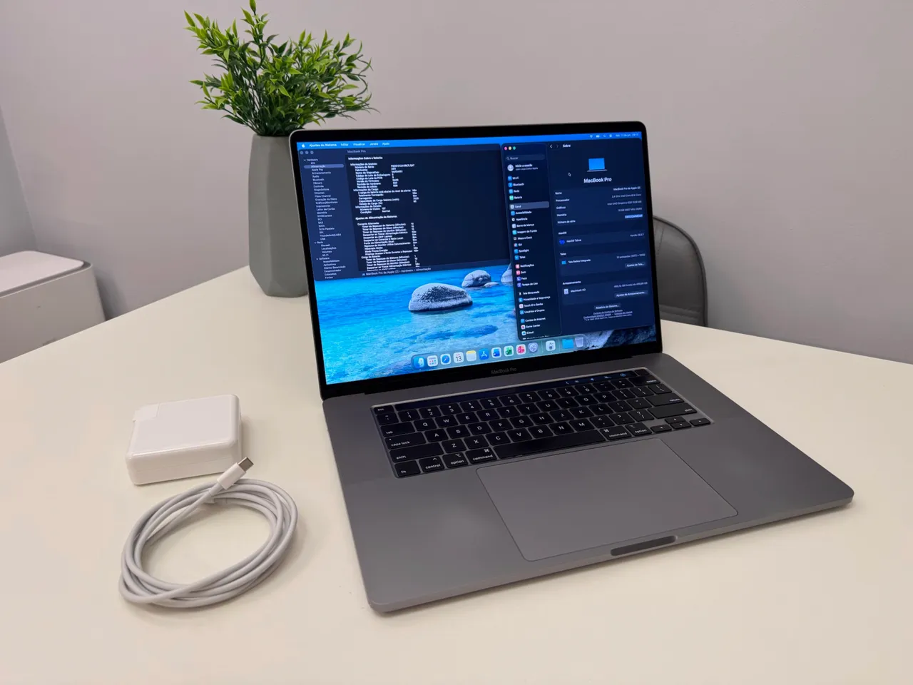 MacBook Pro 2016 13インチ i7/16GB/512GB 箱有り MacBook Pro 13? Touch Bar 2016 - i7 | 16GB RAM | 1TB SSD