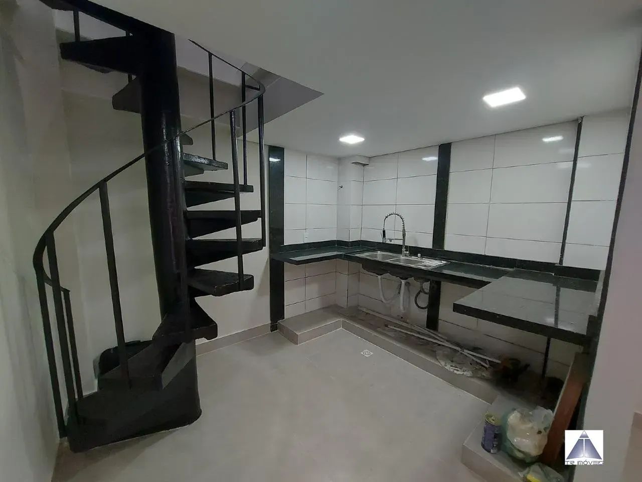 ALUGUEL, LOJA COM 54,50m2, NO FLORESTA! - Foto 4