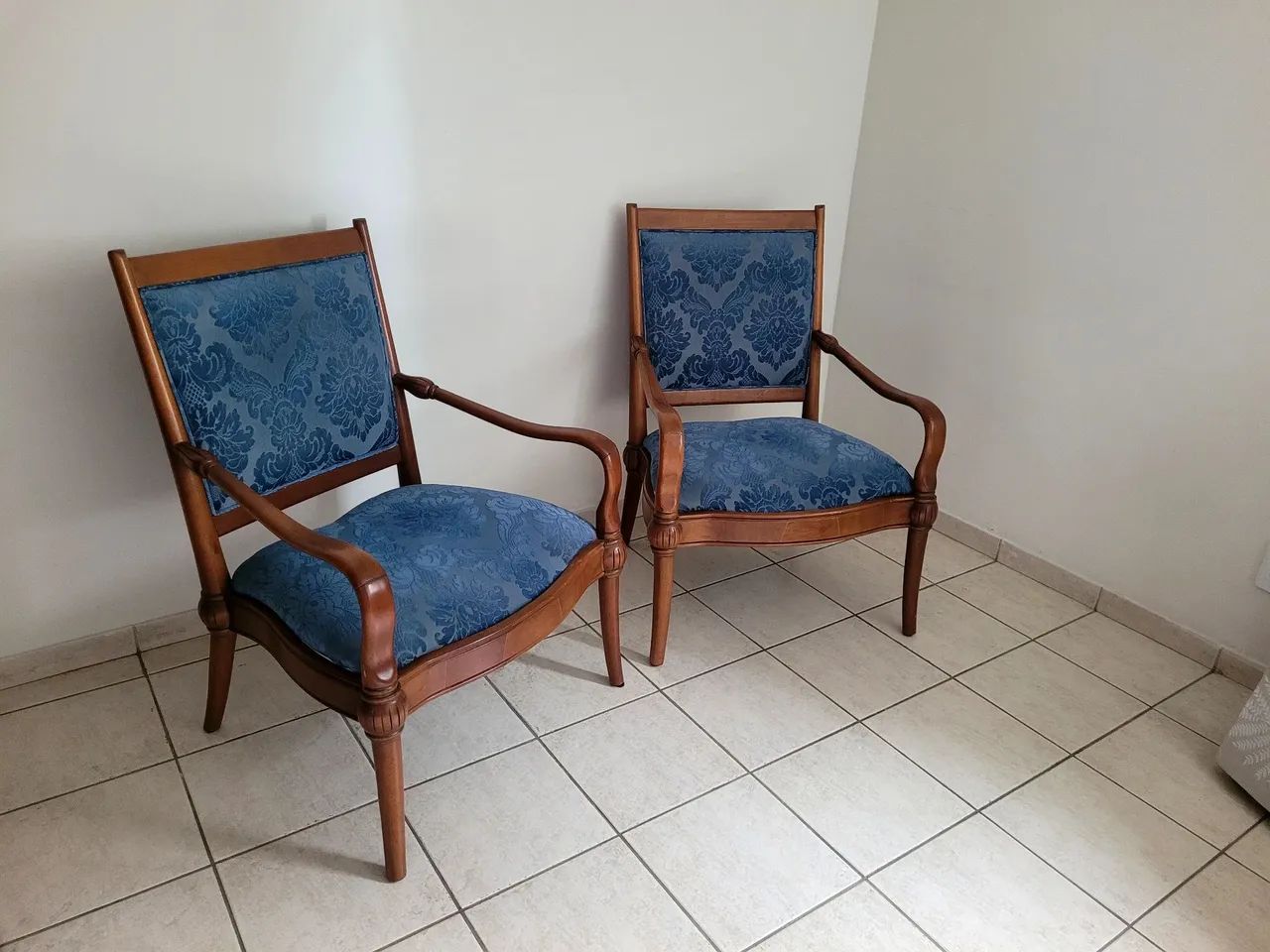 Cadeiras de canto  - Foto 2